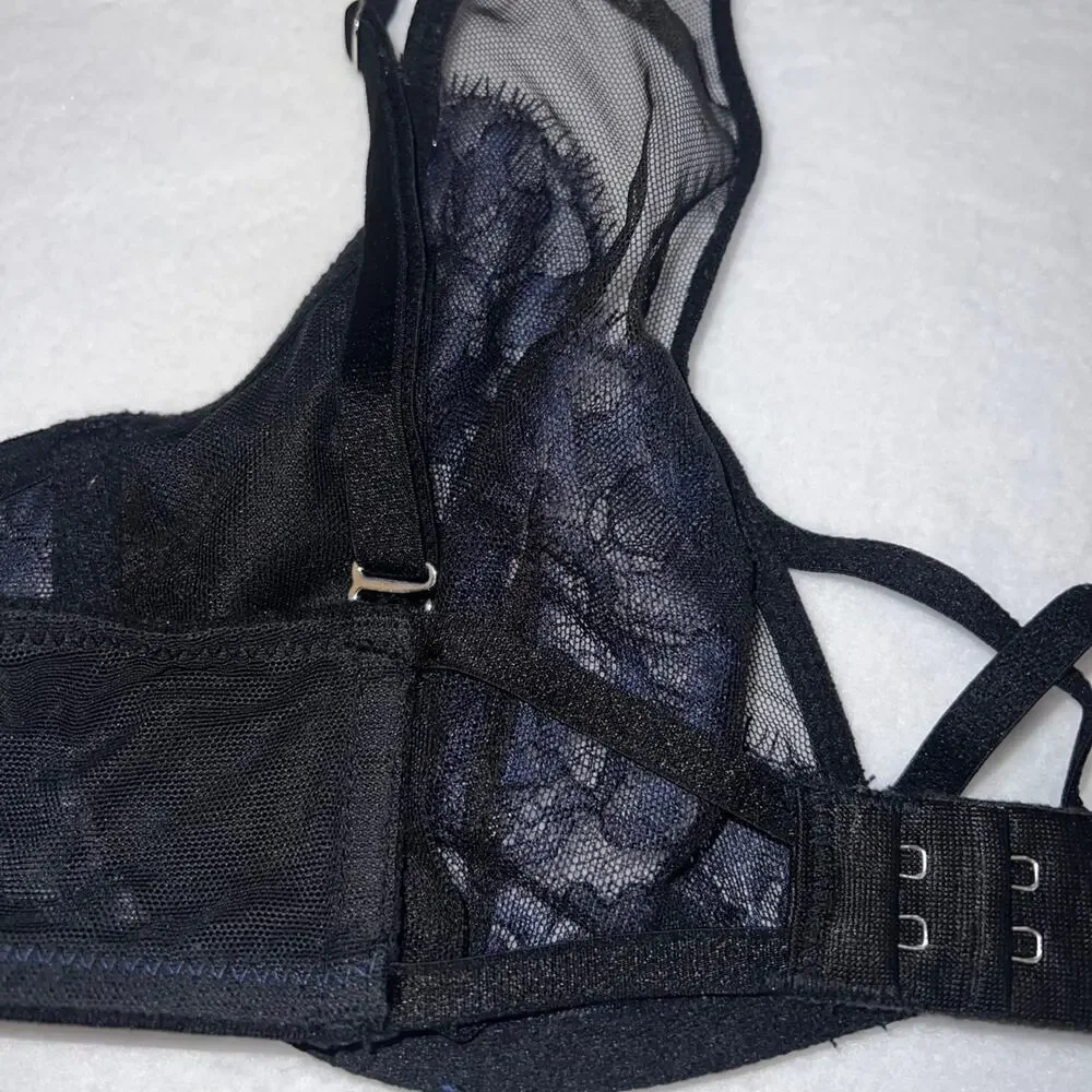 Victoria’s Secret very sexy unlined Strappy Plunge Lace Mesh Bra 36B
